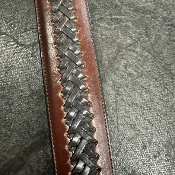 Columbia Men’s Brown and Black Genuine Leather Woven Trim Belt Size 36 - Picture 3 of 6